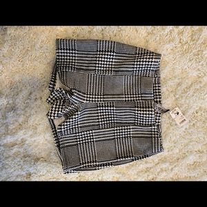 Akira Black & White high waist shorts